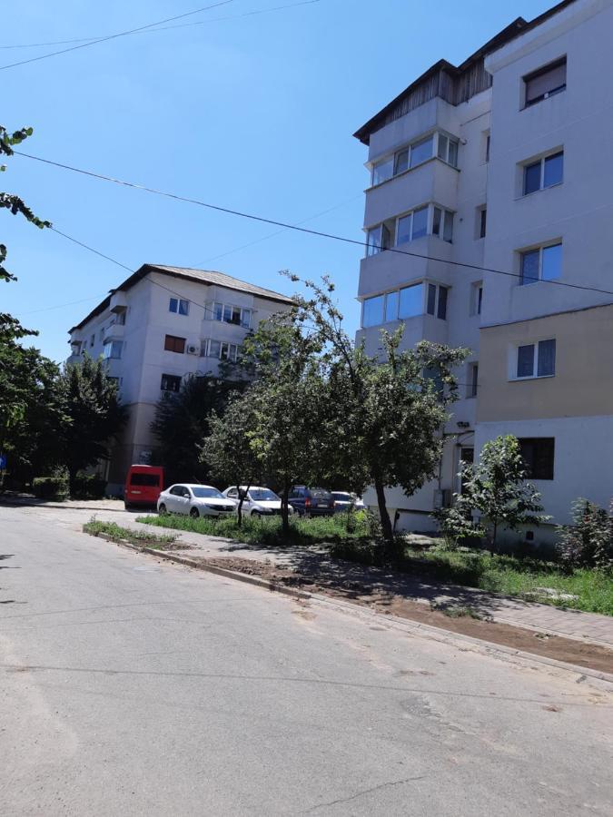 Maxx Lake Apart Bacău Esterno foto